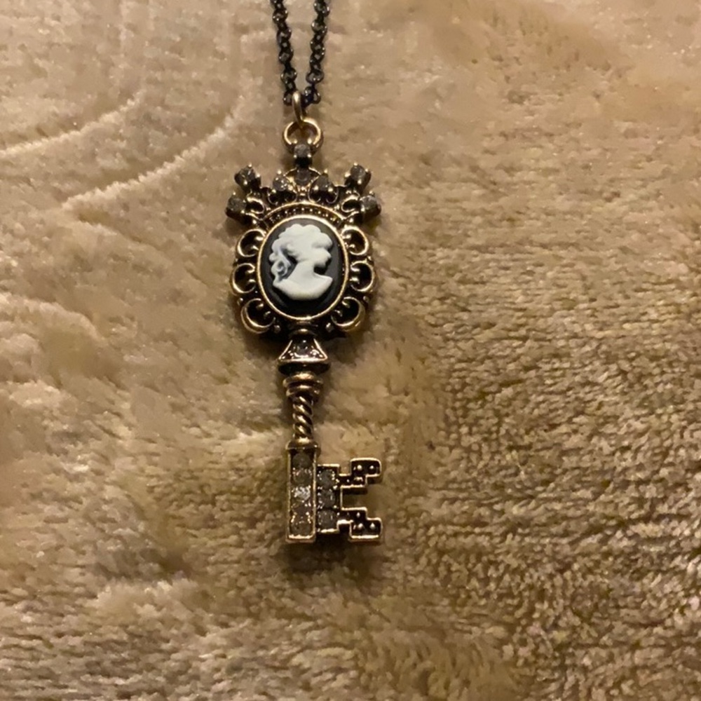 Cameo Key Pendant Black/White on Chain Handcrafted by Ana Vintage Inspired